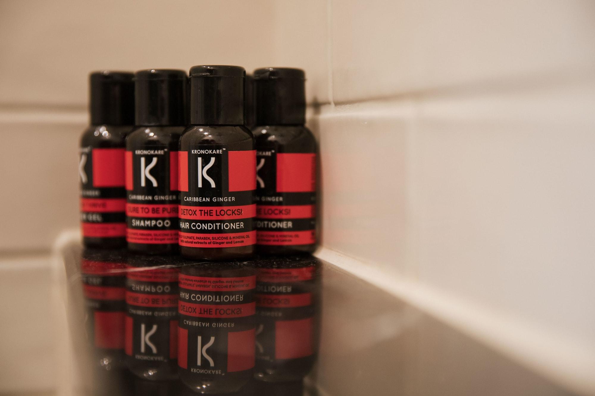The Lalit London Ξενοδοχείο Δωμάτιο φωτογραφία K. by Kérastase