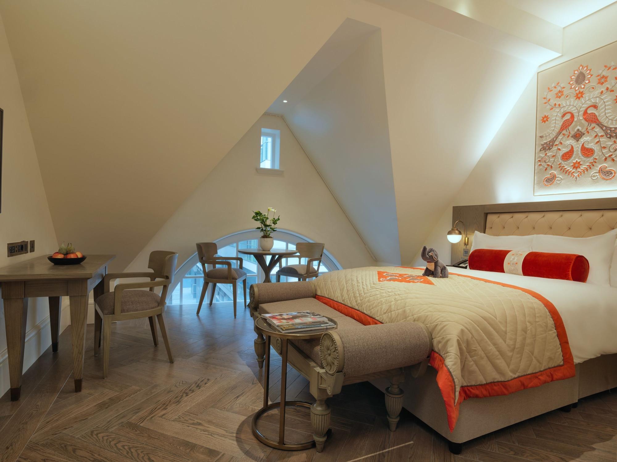 The Lalit London Ξενοδοχείο Δωμάτιο φωτογραφία A room at The Ivy Collection