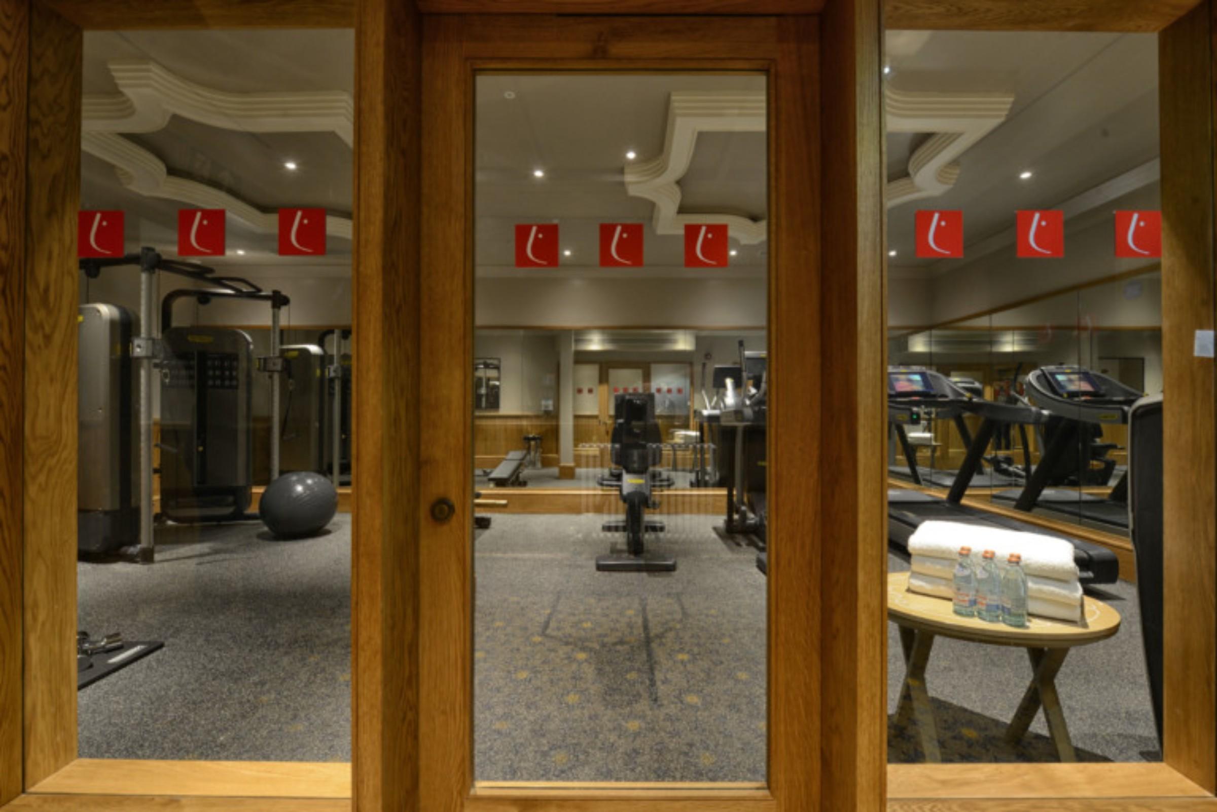 The Lalit London Ξενοδοχείο Εξωτερικό φωτογραφία The gym at the hotel