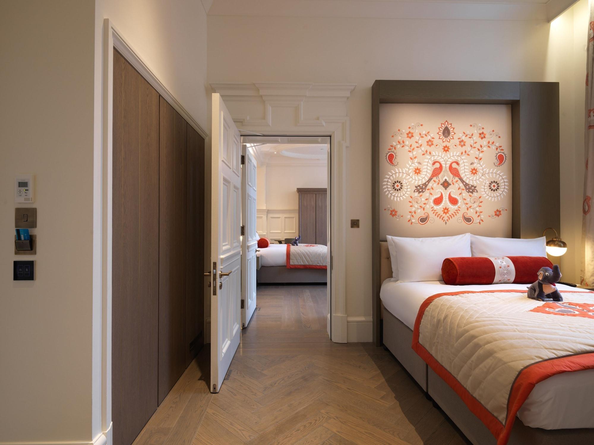 The Lalit London Ξενοδοχείο Εξωτερικό φωτογραφία A suite at the hotel