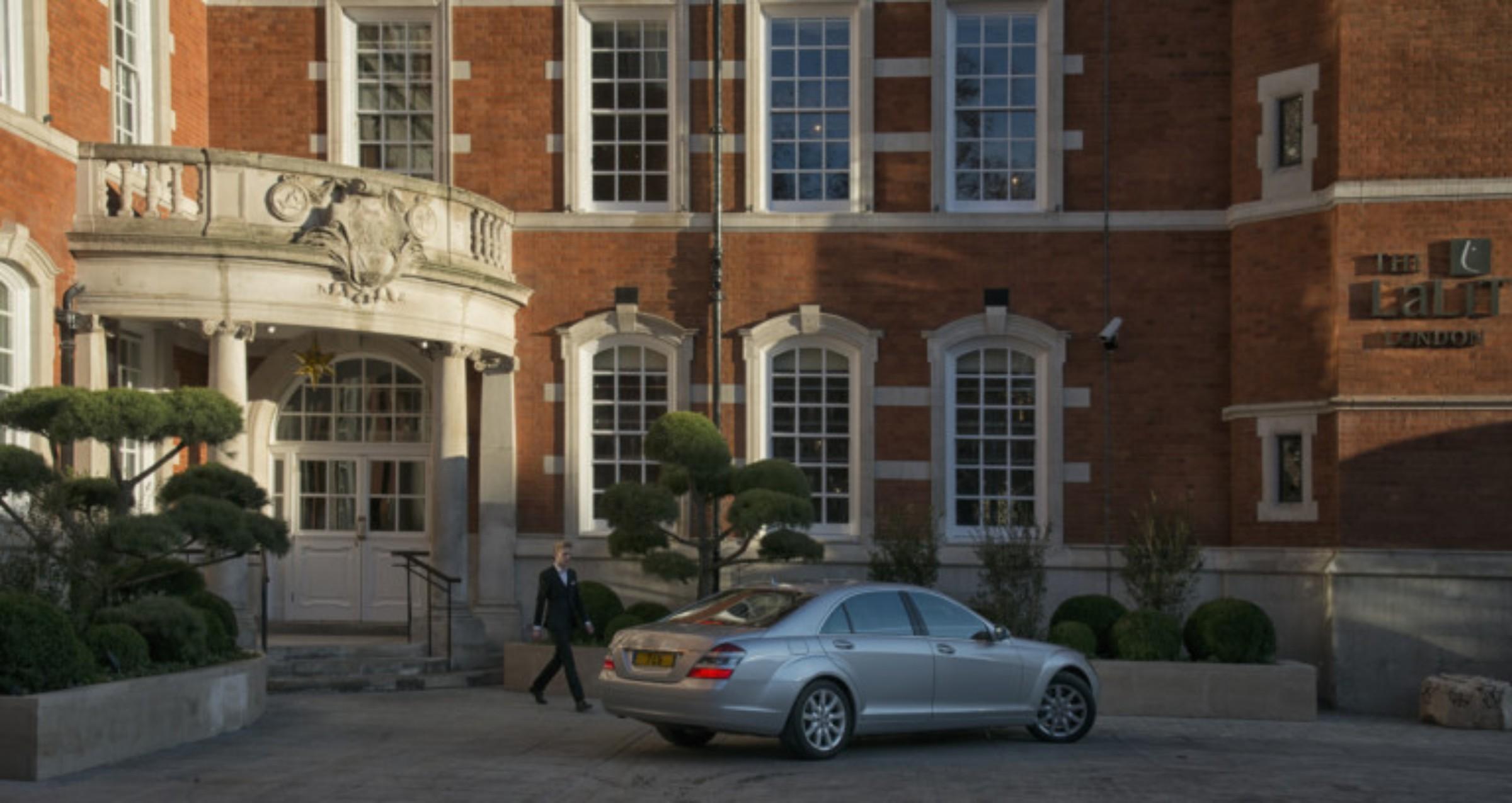 The Lalit London Ξενοδοχείο Εξωτερικό φωτογραφία The main entrance
