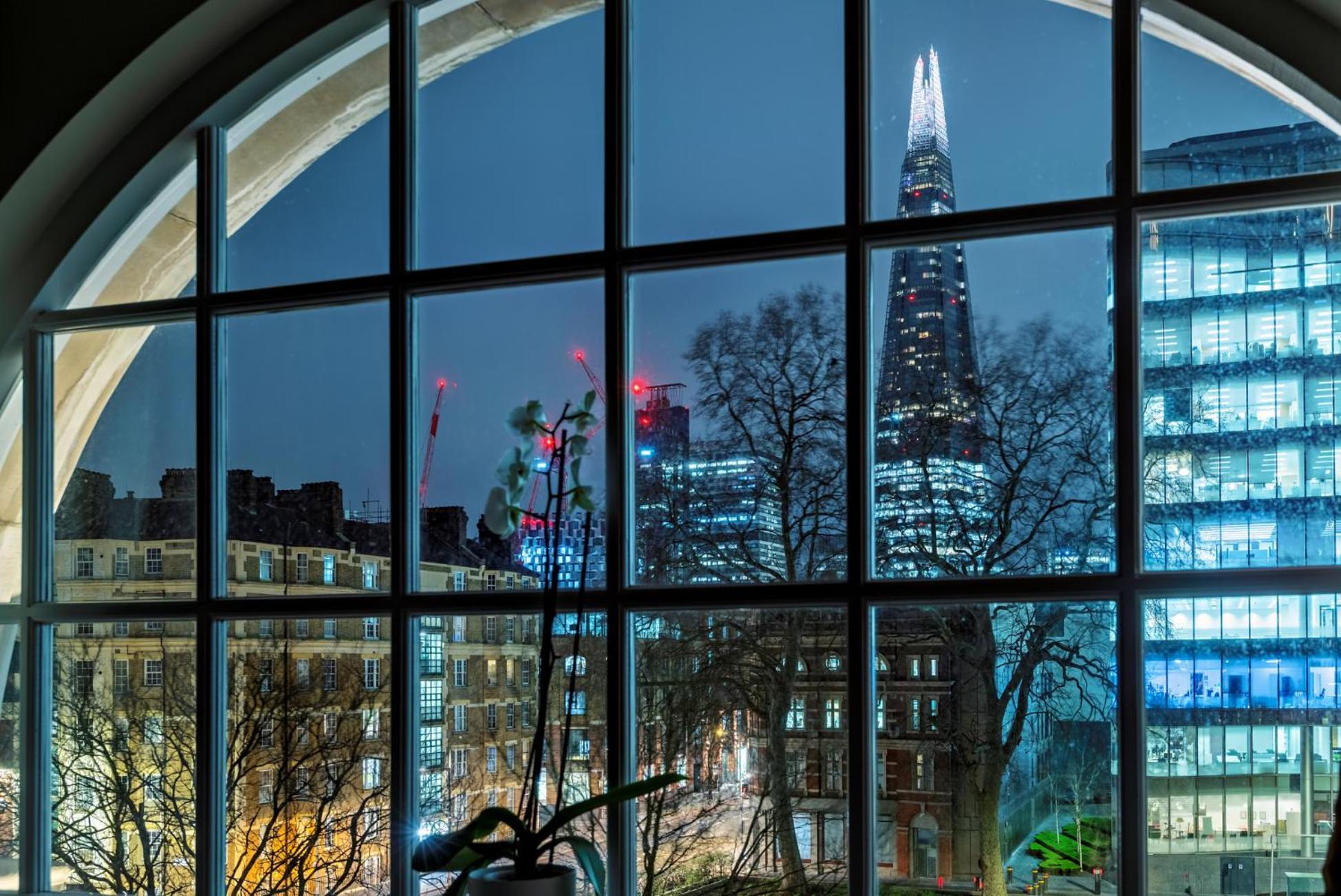 The Lalit London Ξενοδοχείο Εξωτερικό φωτογραφία The Shard, London